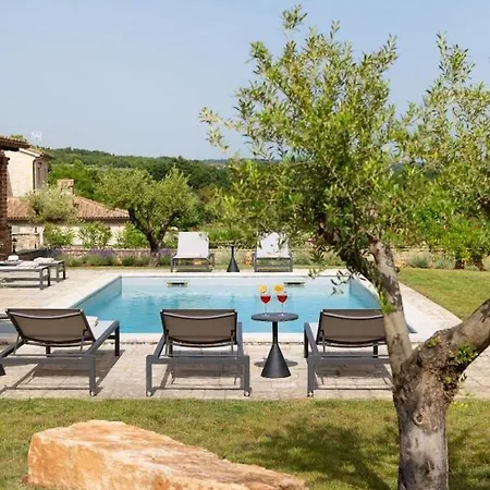 Family Calluna With Pool And Grill In Porec Villa