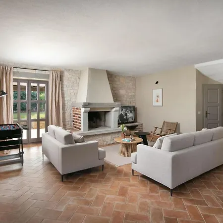 Villa Family Calluna With Pool And Grill In Porec Sveti Lovrec Pazenaticki